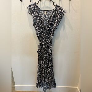 Black Maxi hi-low Sundress with Flutter Sleeves and V-Neck